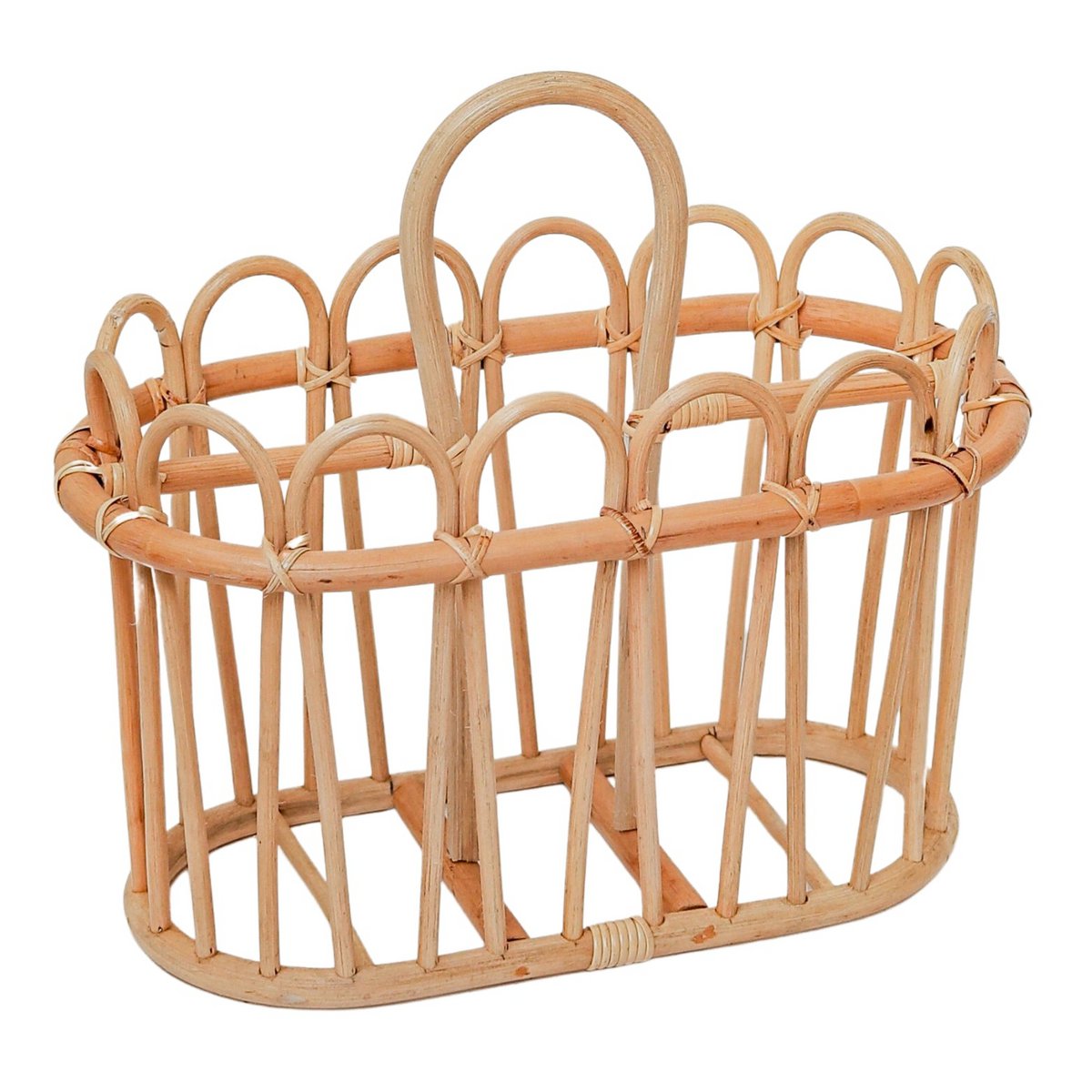 Ambiance intérieure avec le panier KUNO en rotin