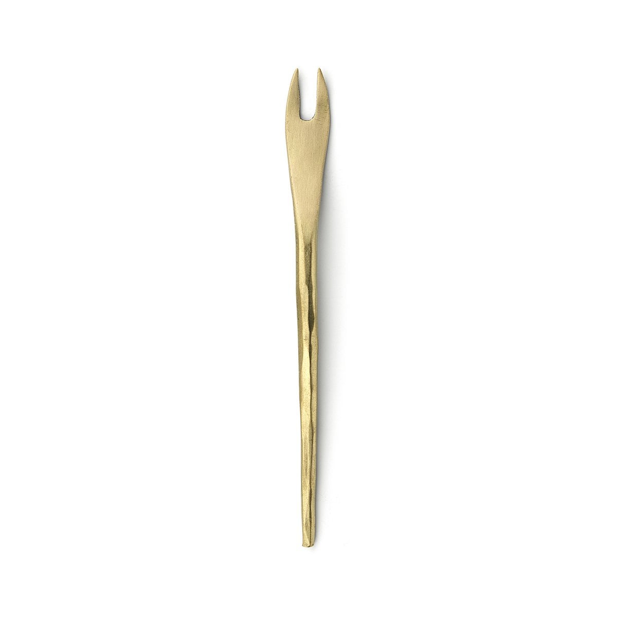 Fourchette à olives dorée, design élégant et intemporel.