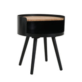 Table d'appoint dans un salon moderne