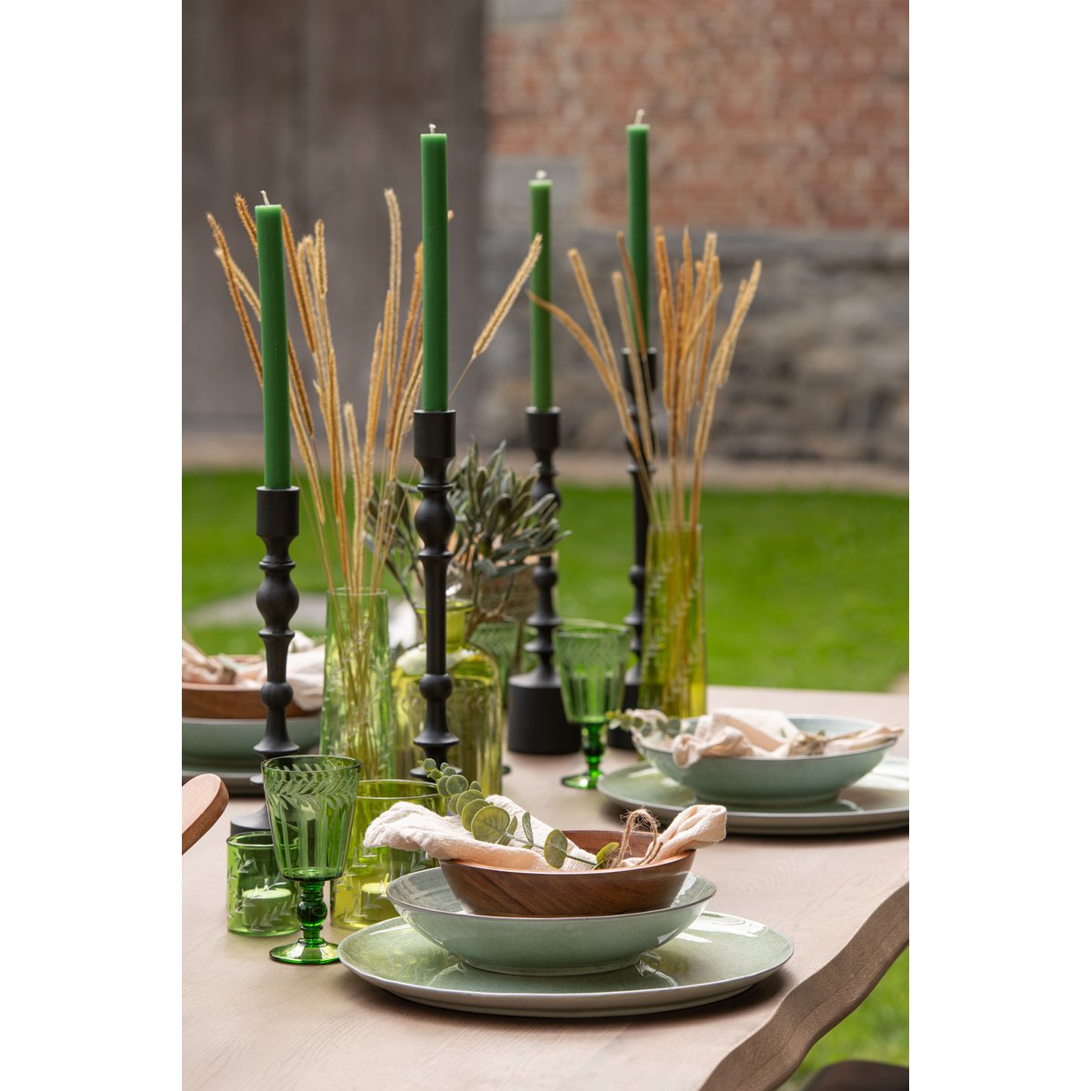 Bougie verte J-Line en cire, vue de face avec détails de couleur
