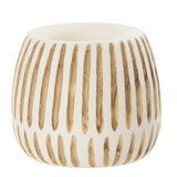 Pot de fleurs Ying en bois blanc, vue de face avec détails de texture