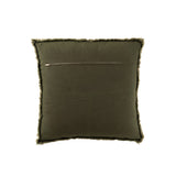 Vue rapprochée du coussin J-Line, mettant en avant la texture et les détails effilochés.