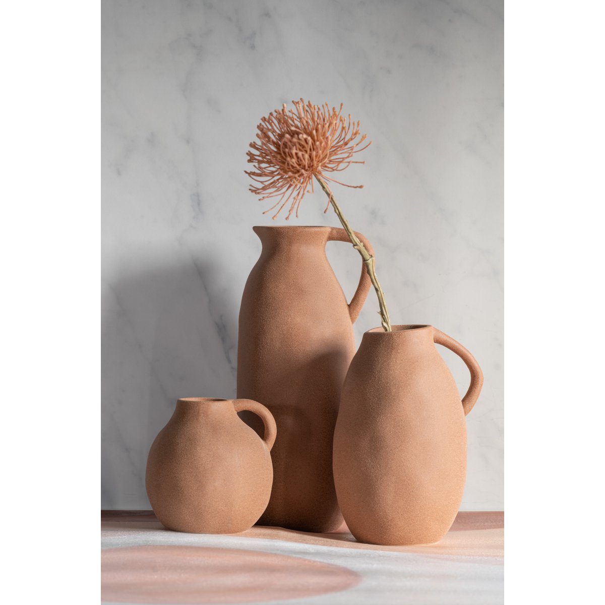 Vase J-Line, vue rapprochée sur la finition céramique
