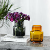 Petit vase au design moderne et classe de style rétro, couleur ambre, TYLER07AM