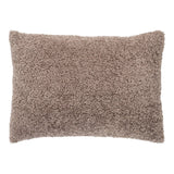 Coussin Tavira marron avec texture bouclée, vue de face