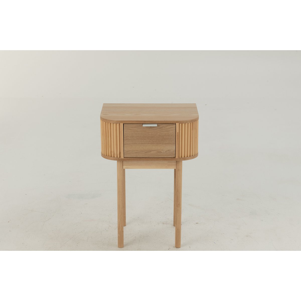 Table de chevet J-Line ronde en bois naturel vue de face