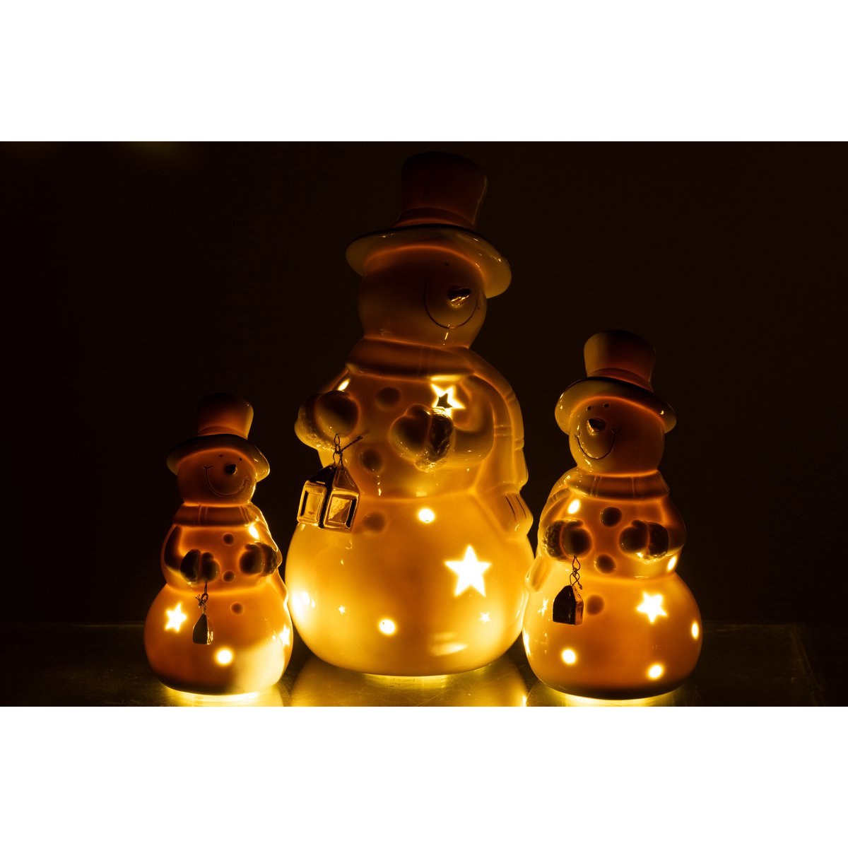 Figurine J-Line illuminée par des lumières LED