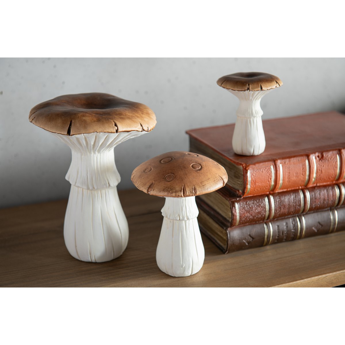 Ambiance chic avec l'objet déco J-Line en polyresin marron