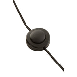 Gros plan sur l'abat-jour noir de la lampe Evy