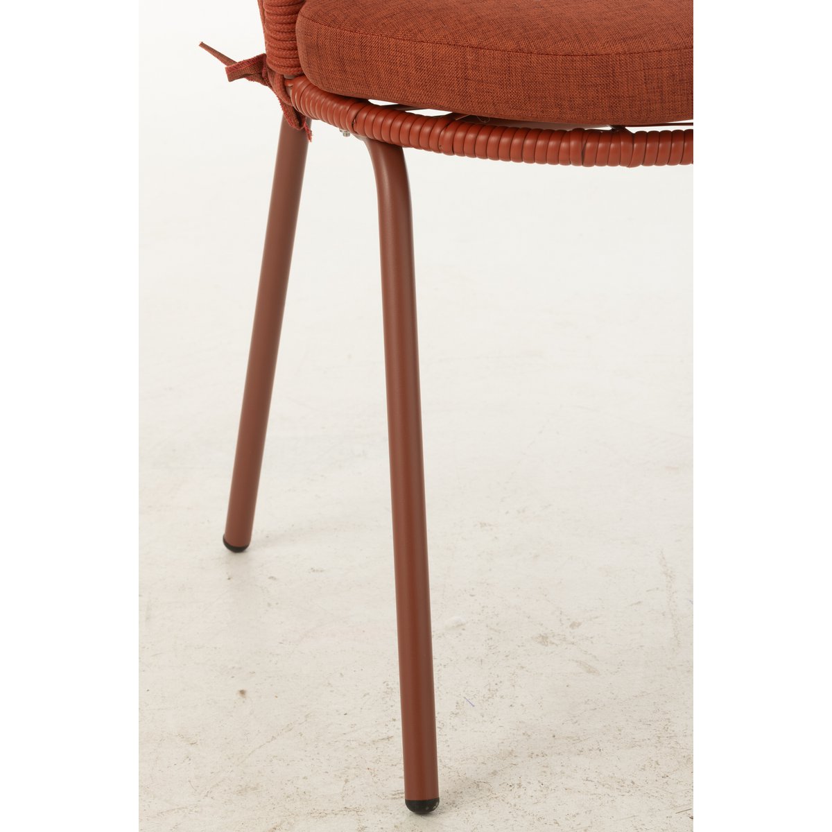 Chaise Toa J-Line en métal rouge - vue latérale