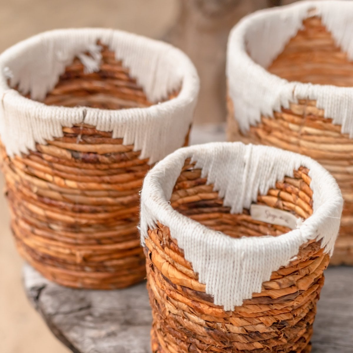 Panier MENIK en fibre de bananier, idéal pour le rangement