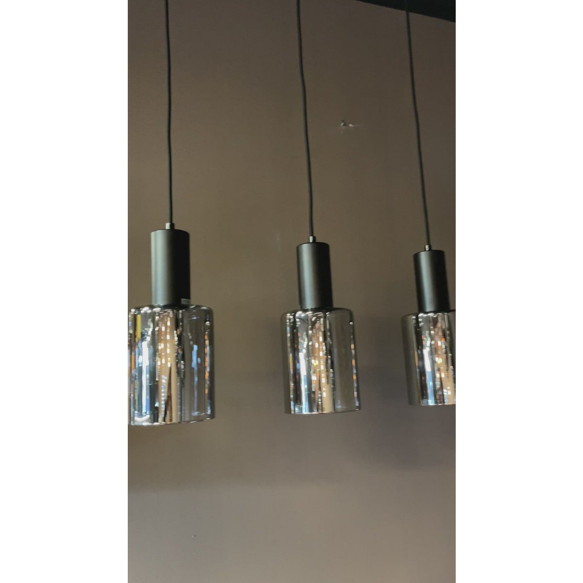 Suspension Velma en verre fumé avec trois calices élégants