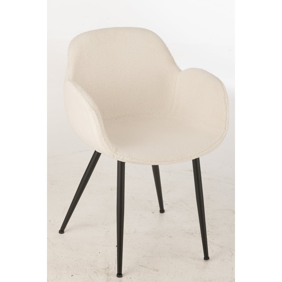 Chaise J-Line en blanc, accent sur le design