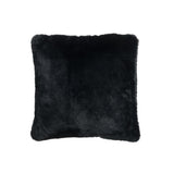 Coussin J-Line Cutie noir en situation dans un salon élégant