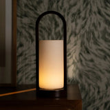 Lampe de table rechargeable en bois marron foncé Evie