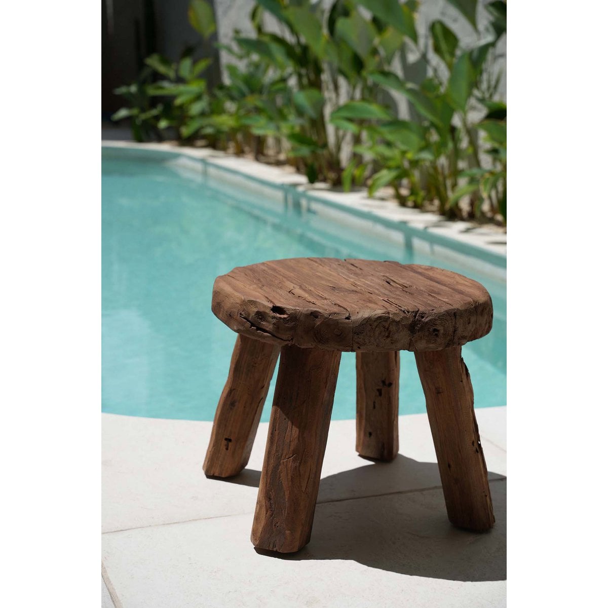 Table d'appoint rustique Marabunta en bois naturel, vue de face