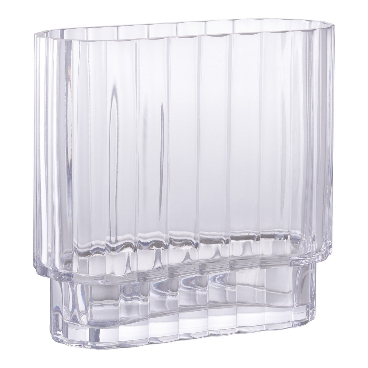 Détail du vase en verre transparent, mettant en valeur sa transparence