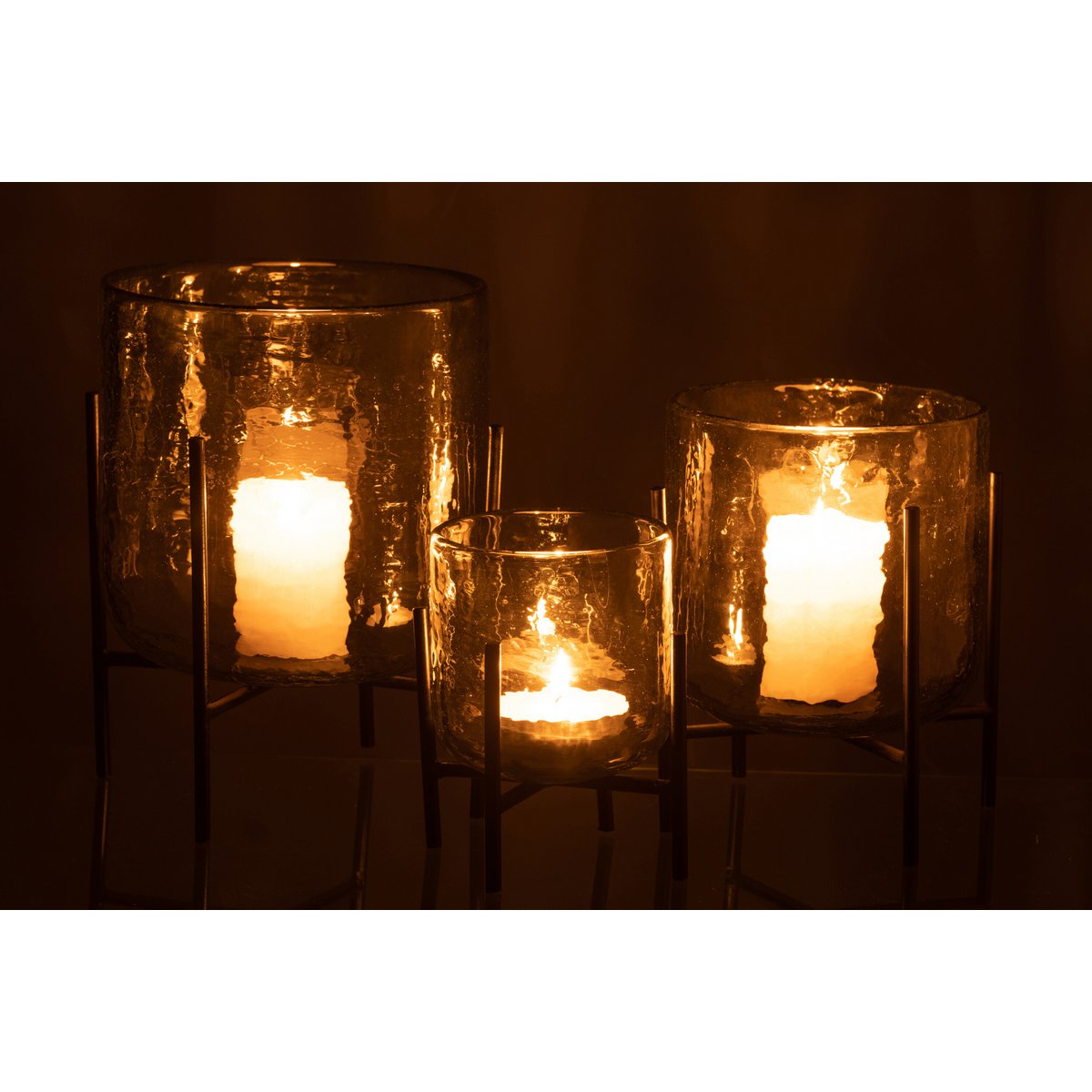 Lanterne J-Line Windlicht Standing dans un salon moderne