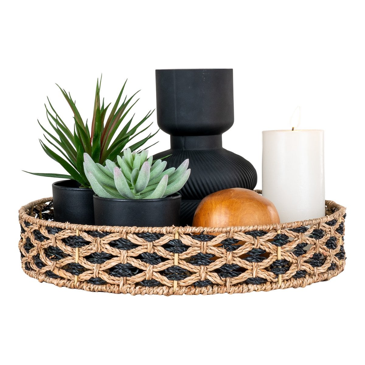 Plateau Nerja en situation sur une table avec objets décoratifs