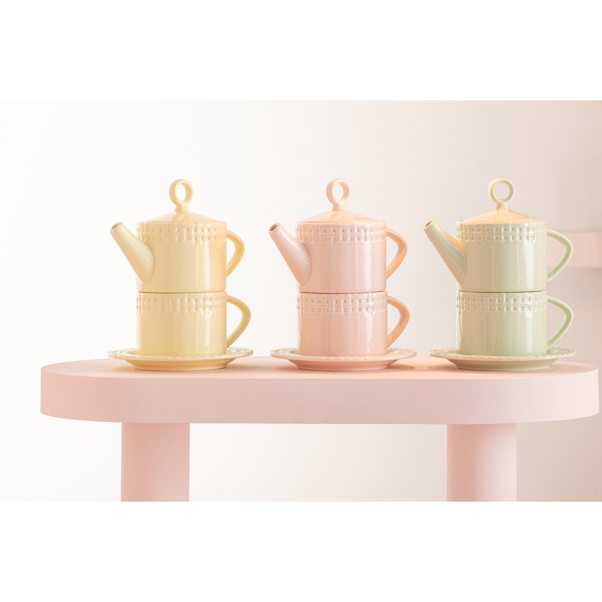 Mug à thé J-Line assorti, en céramique verte, parfait pour la dégustation.