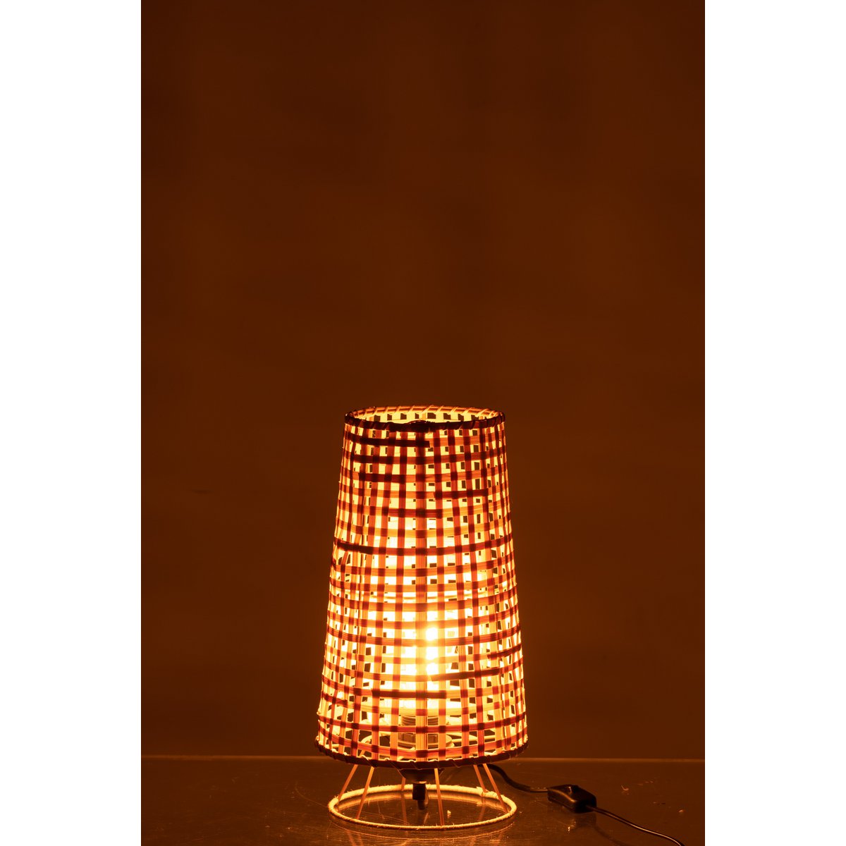Détail de la lampe J-Line Lena en rotin naturel - éclairage doux