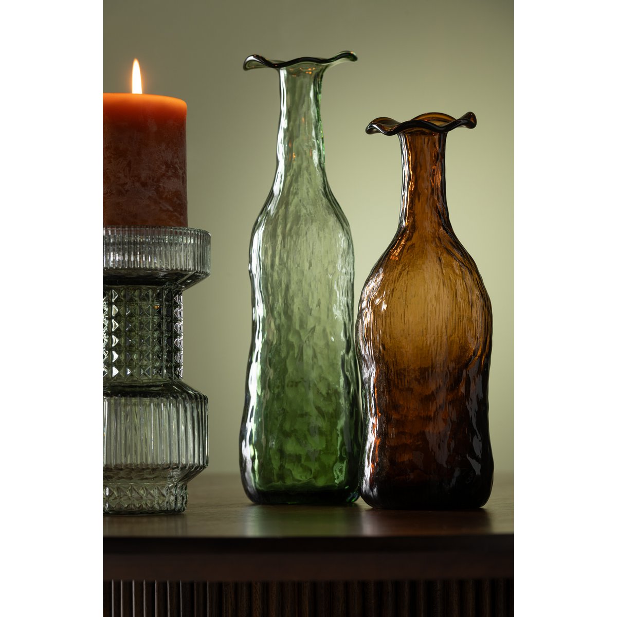 Vase J-Line Openbrae avec des fleurs colorées