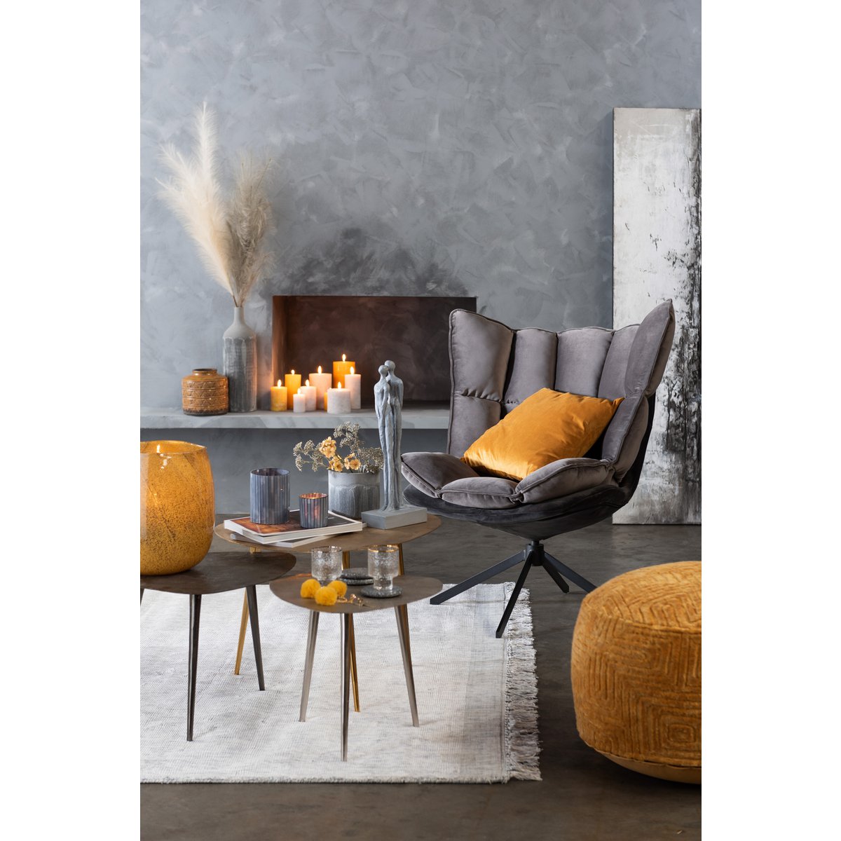Présentation des sous-verres en marbre gris sur une table