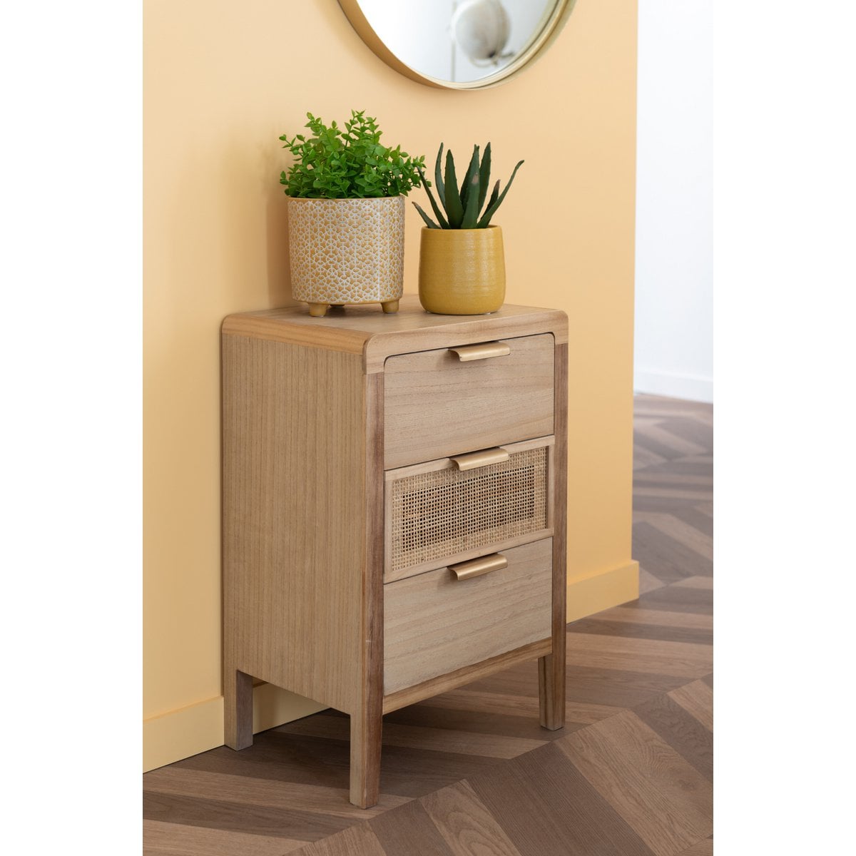 Pot de fleurs J-Line en céramique ocre sur table