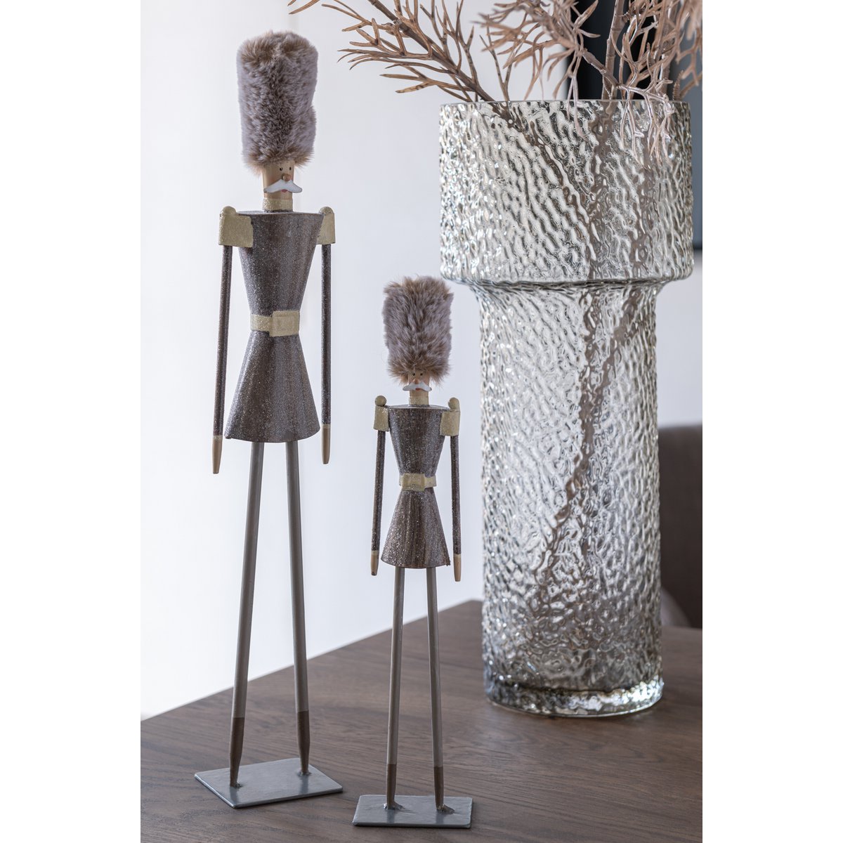 Détail du Chapeau de Soldat en Fourrure Métal Gris