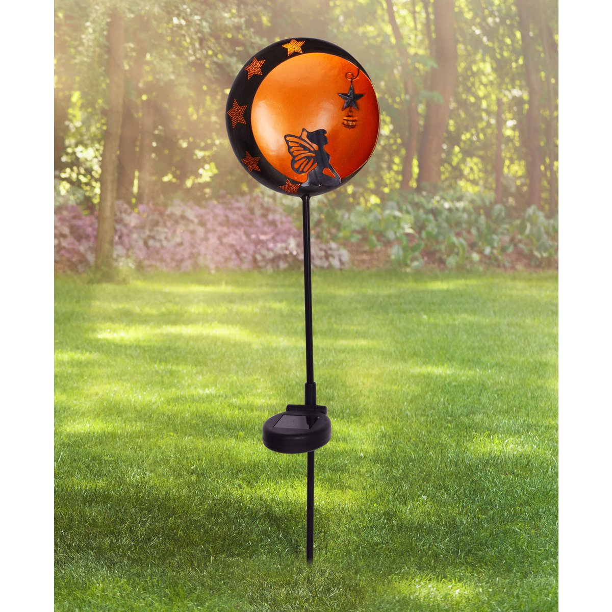 Brochette solaire Elfe sur un fond de verdure