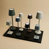 Lot de 8 lampes de table rechargeables grises avec station de recharge