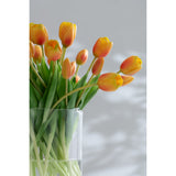 Détail des tulipes orange en plastique du bouquet J-Line