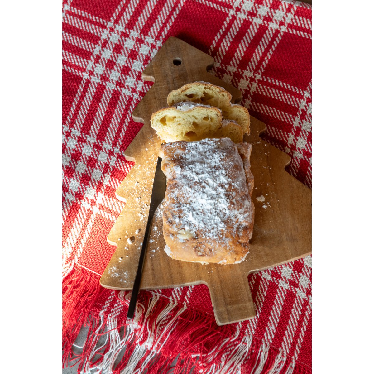 Couteau Sapin de Noël accompagné de la planche à fromage J-Line