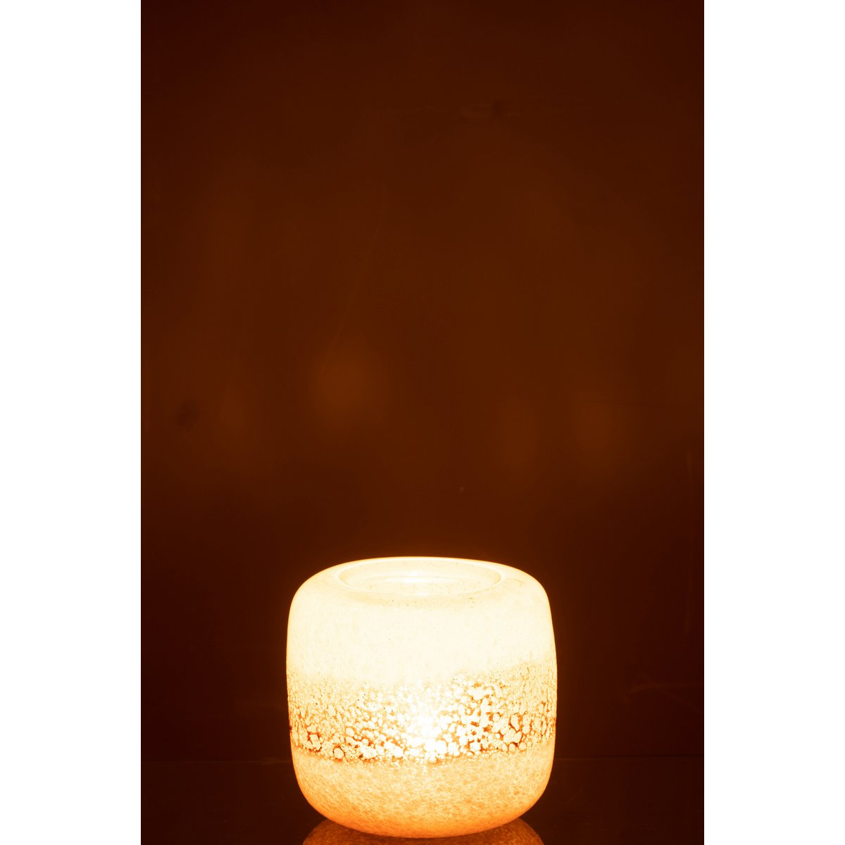 Vase Opi J-Line sur une table moderne, ambiance intérieure