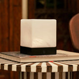 Lampe en bois sans fil noire Yce