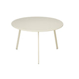 Table d'appoint Seattle Crème sur une terrasse ensoleillée