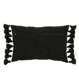 Coussin J-Line Pompon en coton noir, vue avant avec pompons décoratifs.