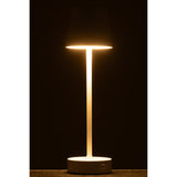 Lampe J-Line Goa illuminant un salon moderne