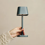 Lampe à poser rechargeable Ava en métal gris