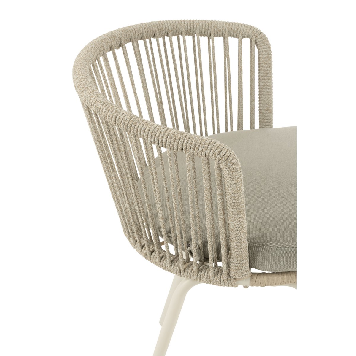 Chaise Toa J-Line avec des accessoires de décoration