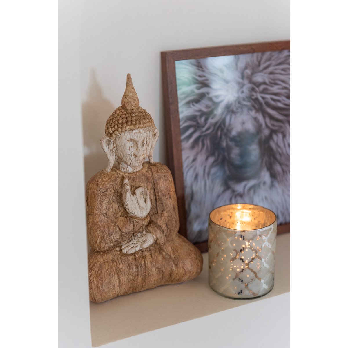 Bouddha Assis J-Line en Poly Naturel/Beige, vue de face