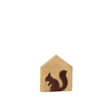 Écureuil en bois J-Line, couleur marron et naturel, design élégant
