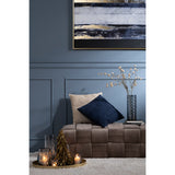 Coussin J-Line en velours bleu, ambiance salon