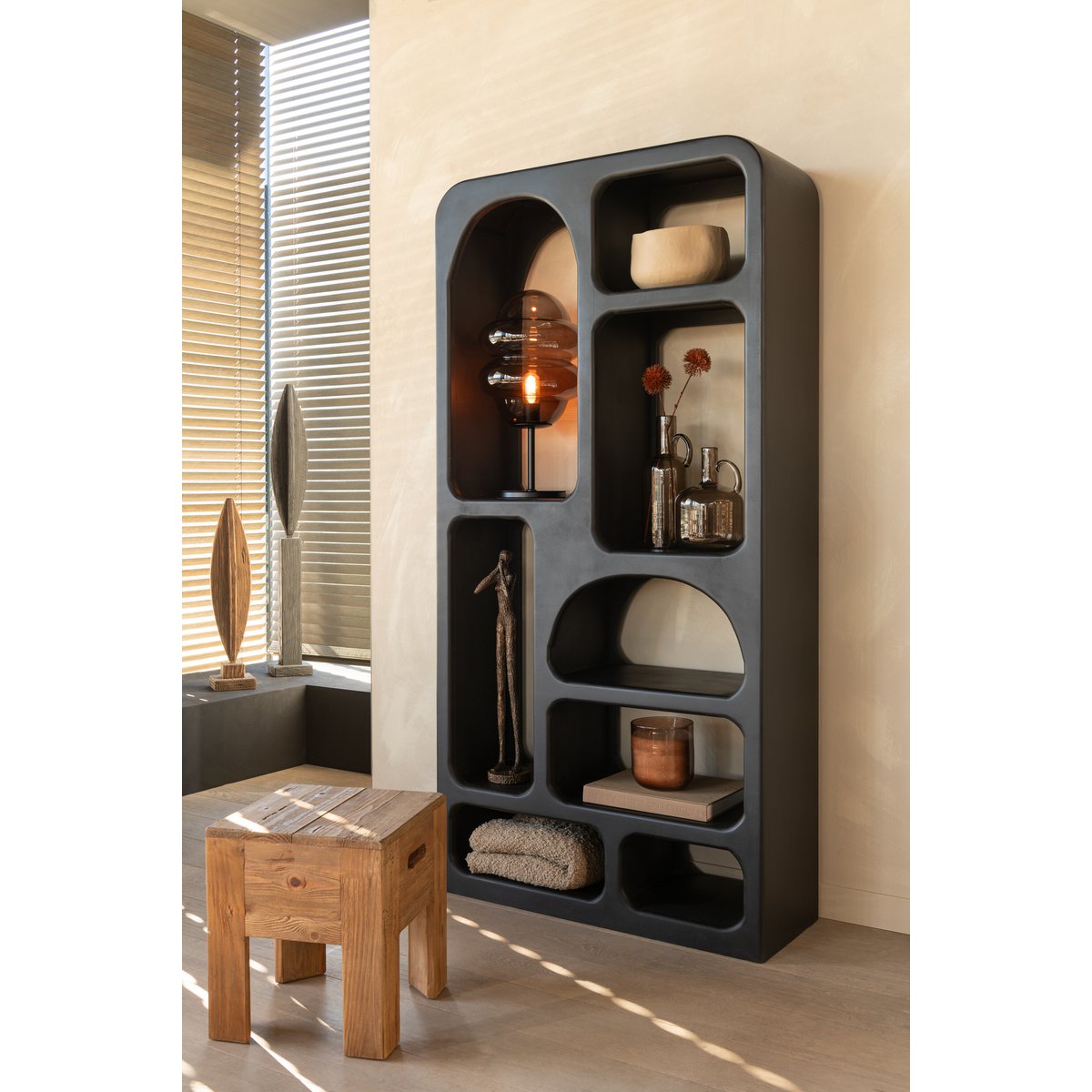 Déco Sur Pied Luke en Bois Noir - Vue de profil