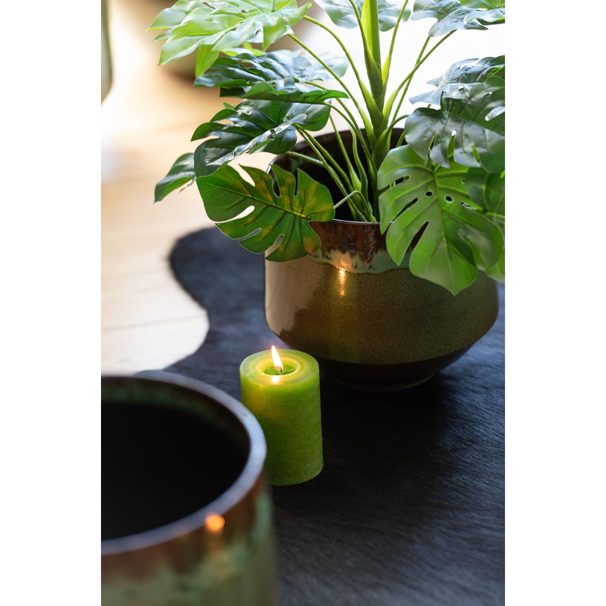 Bougie cylindrique XL J-Line vert clair, vue de face, élégance moderne