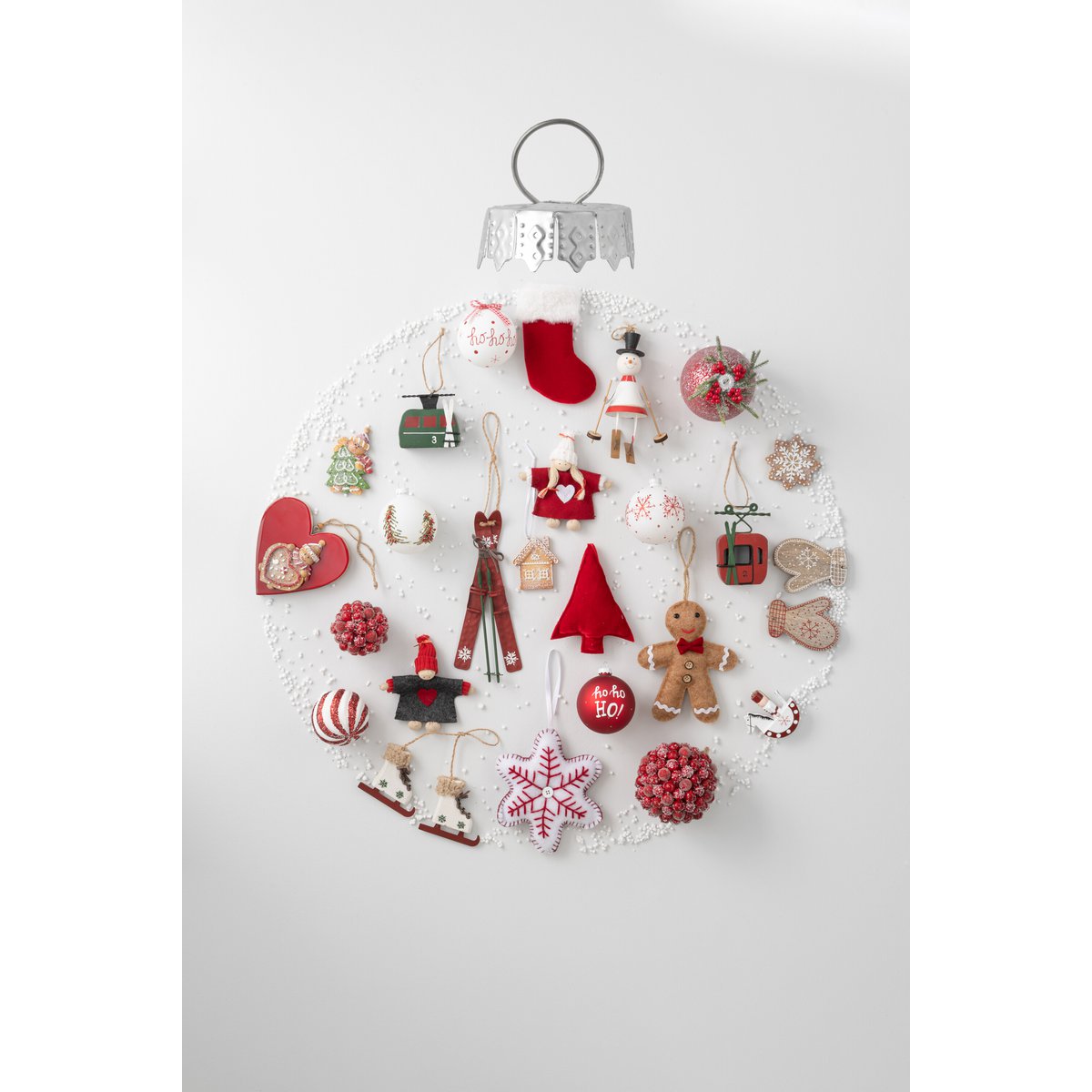 Cintre Noël Liline en pain d'épice - détail du design en coton marron