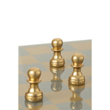 Plateau de jeu d'échecs J-Line sur une table en bois