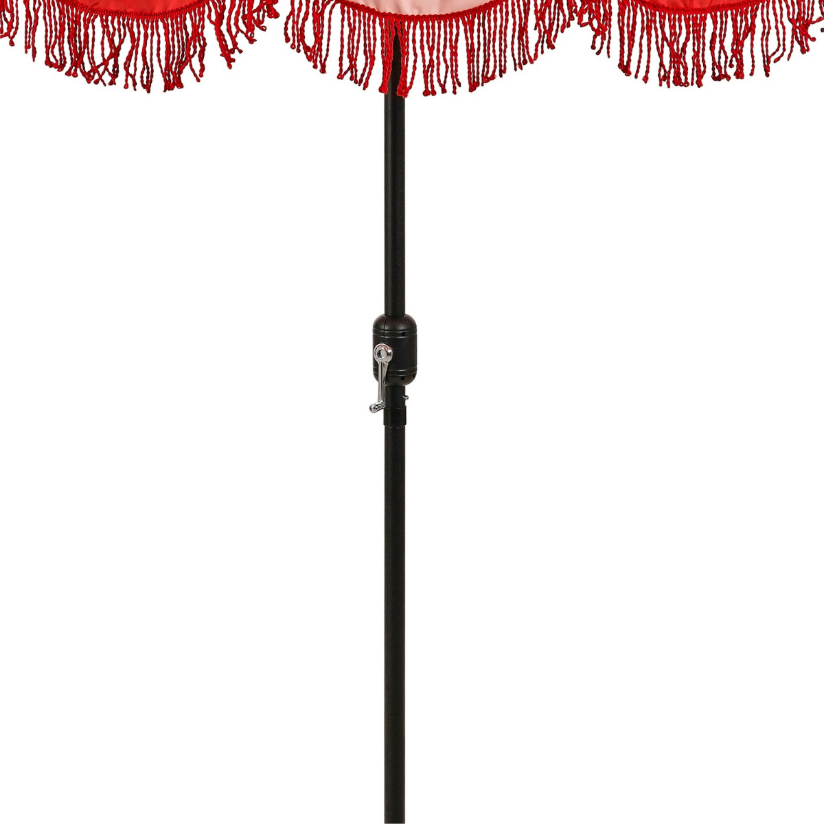 Détail du parasol Kim Rood, mât en acier noir et franges gracieuses.