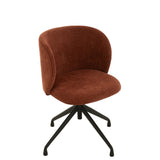 Ambiance intérieure avec chaise J-Line, confort et élégance réunis.