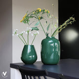Vase en verre vert éclatant